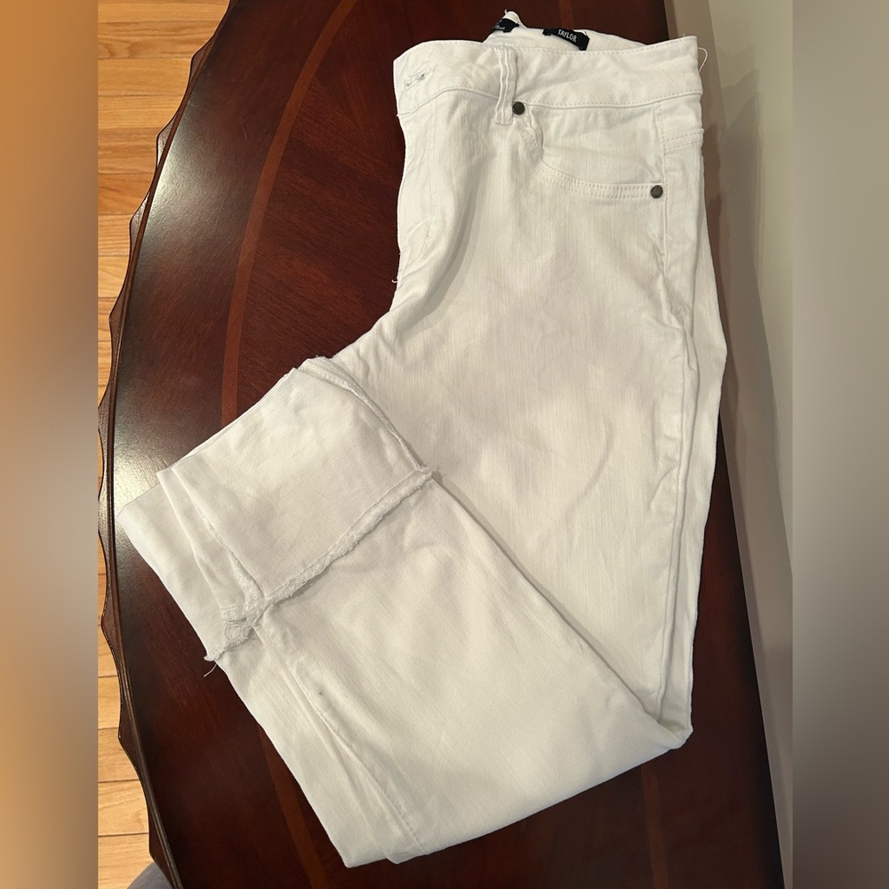 1822 White Denim Jeans 98% Cotton  2% Spandex